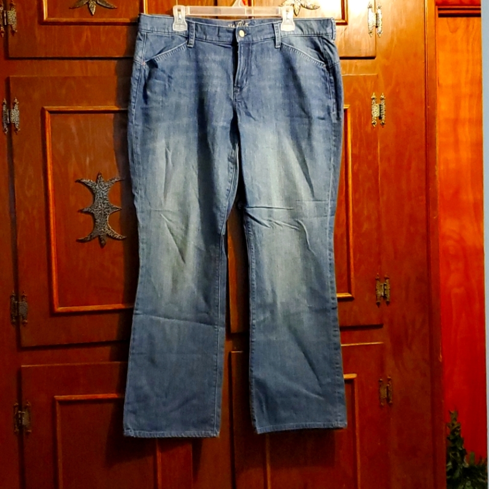 BNWOT Old Navy "The Flirt" jeans sz 16 regular